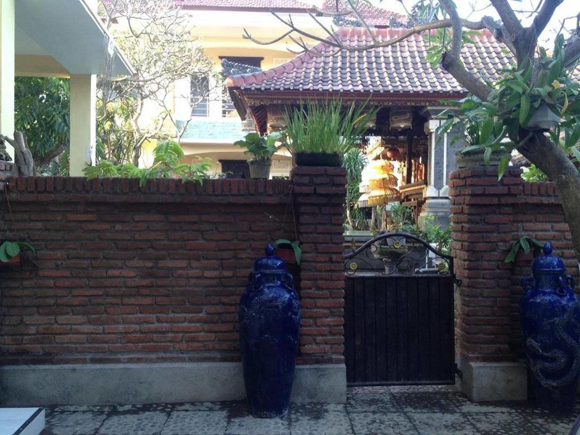קוטה לומבוק Sari Buana Bed & Breakfast מראה חיצוני תמונה
