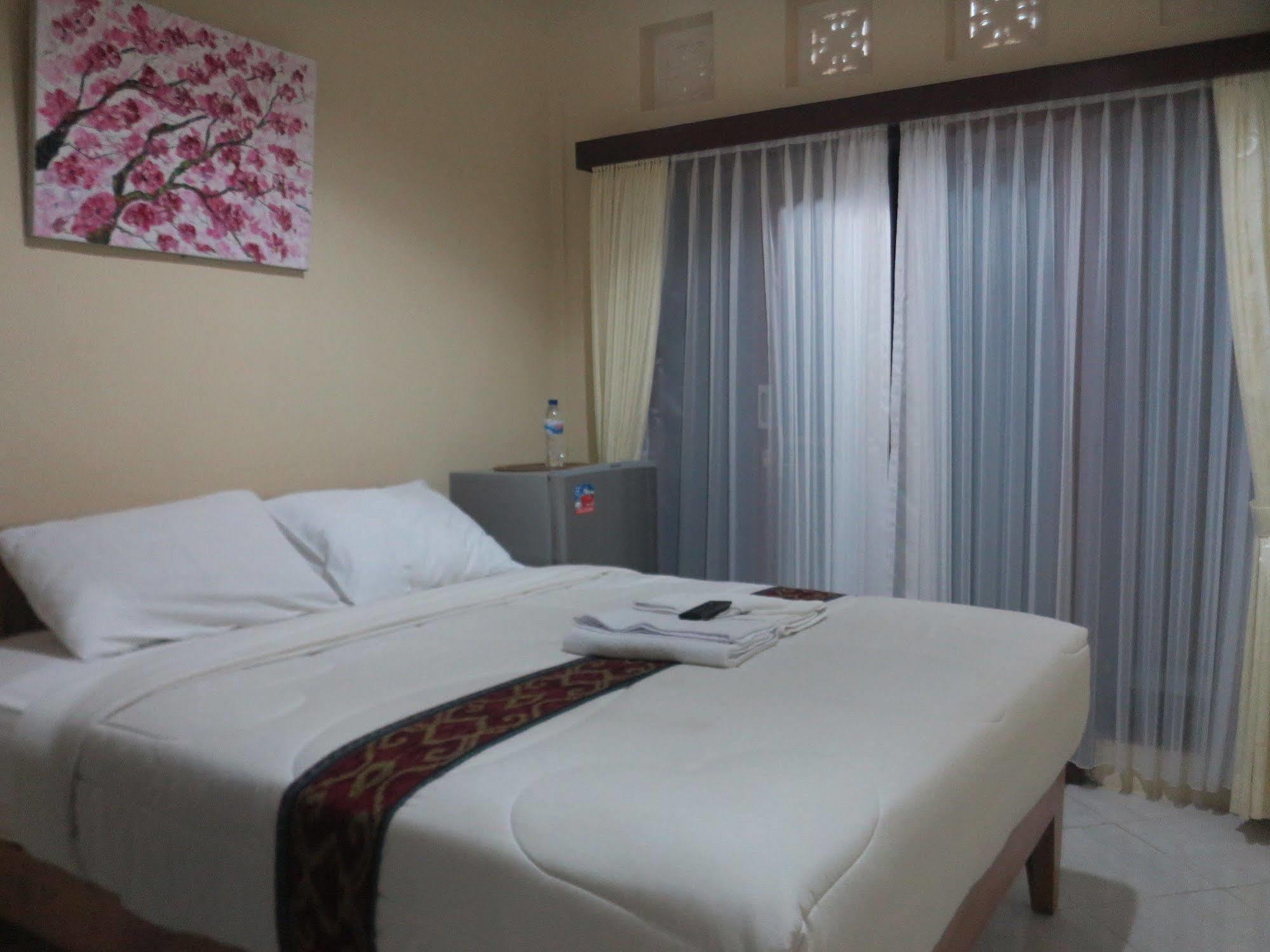קוטה לומבוק Sari Buana Bed & Breakfast מראה חיצוני תמונה